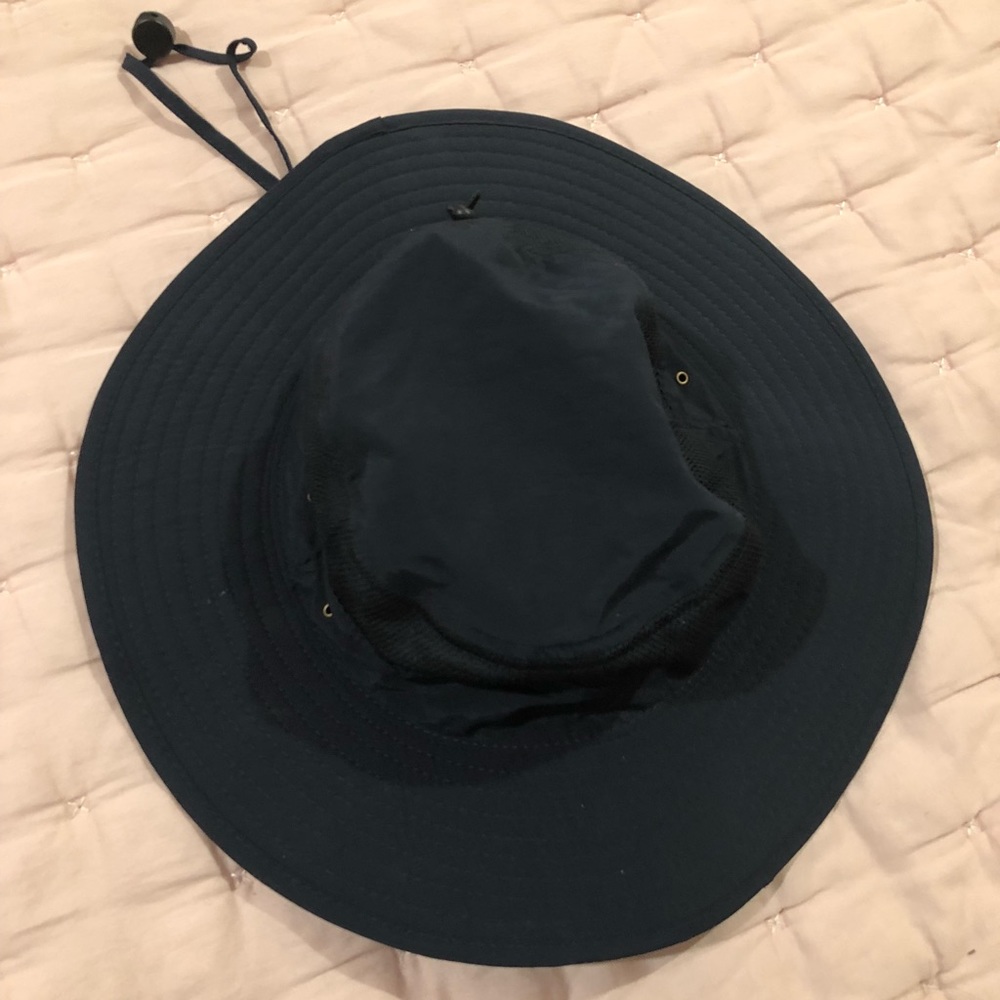 Navy bucket hat